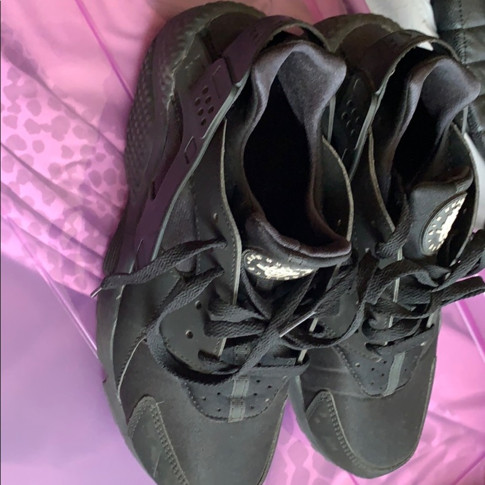 Nike Hurache 9.5 women/8 men sneakers